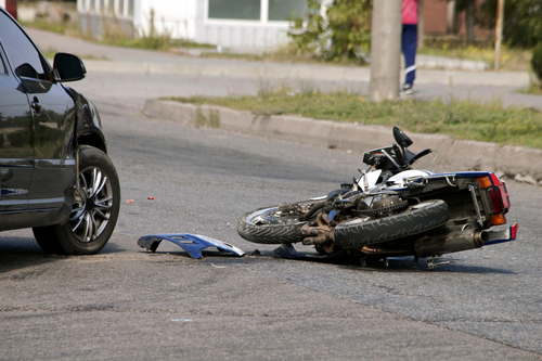 Baleseti kártérítés motoros balesetnél jogi szakértelemmel