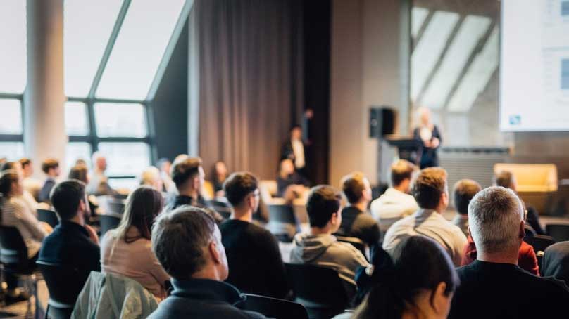 Sikerre hangolva – Hogyan válasszon megfelelő konferencia helyszínt?