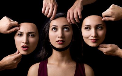 Személyiség és viselkedés a hiperkapcsolt világban – Ki áll a maszk mögött?